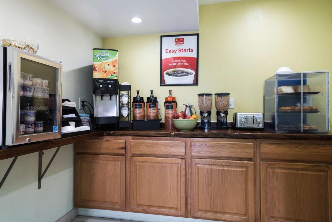 Econo Lodge Inn & Suites Williams - Grand Canyon Area Екстериор снимка
